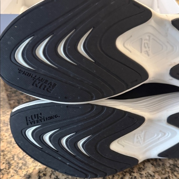 APL Men's Streamline Black and White Shoes - Picture 7 of 12